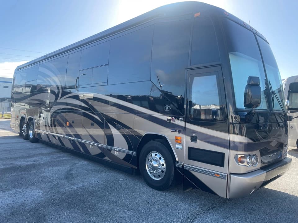 2009 Prevost Featherlite H3-45 Motorhome - Image 31