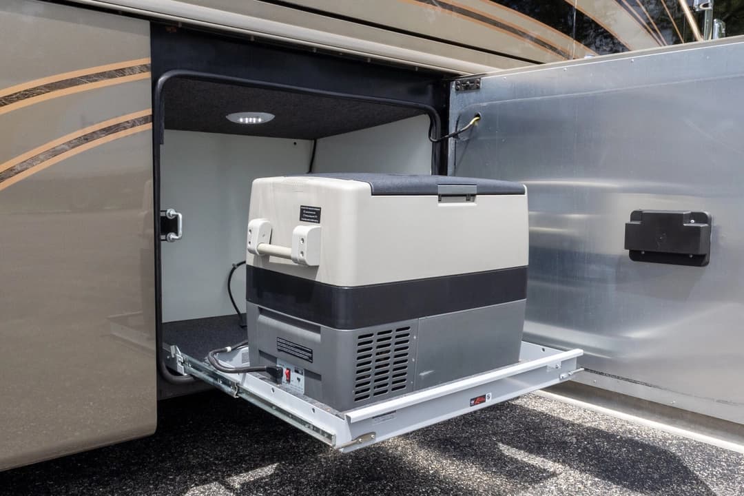2021 Foretravel 4545 Motorhome - Image 39