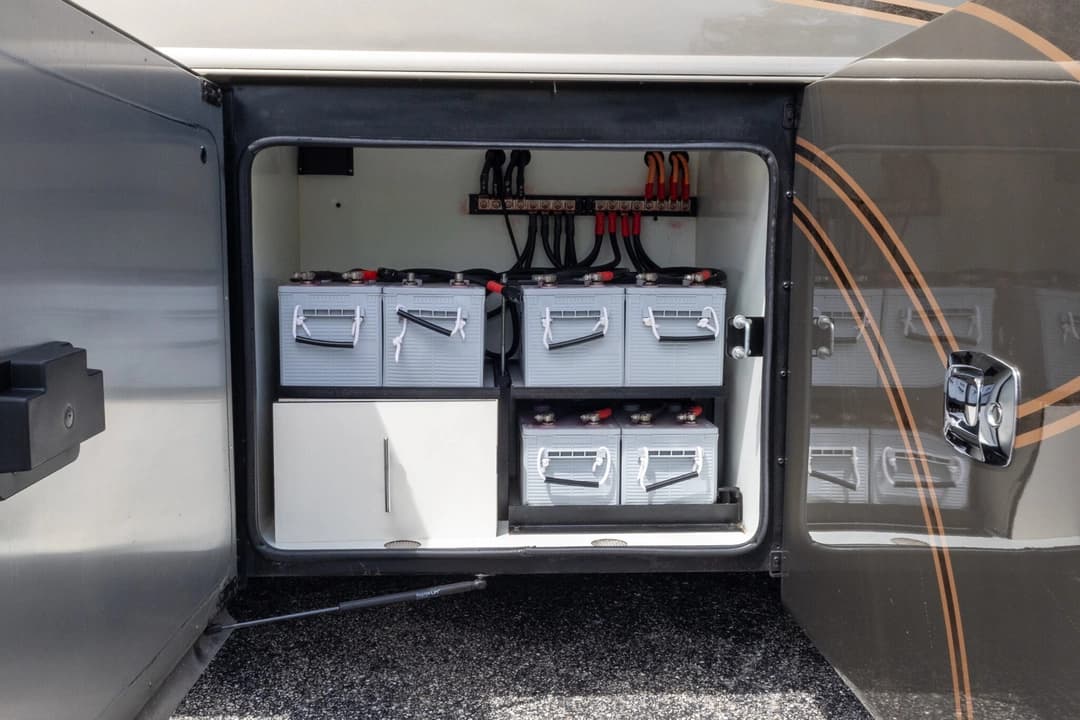 2021 Foretravel 4545 Motorhome - Image 42