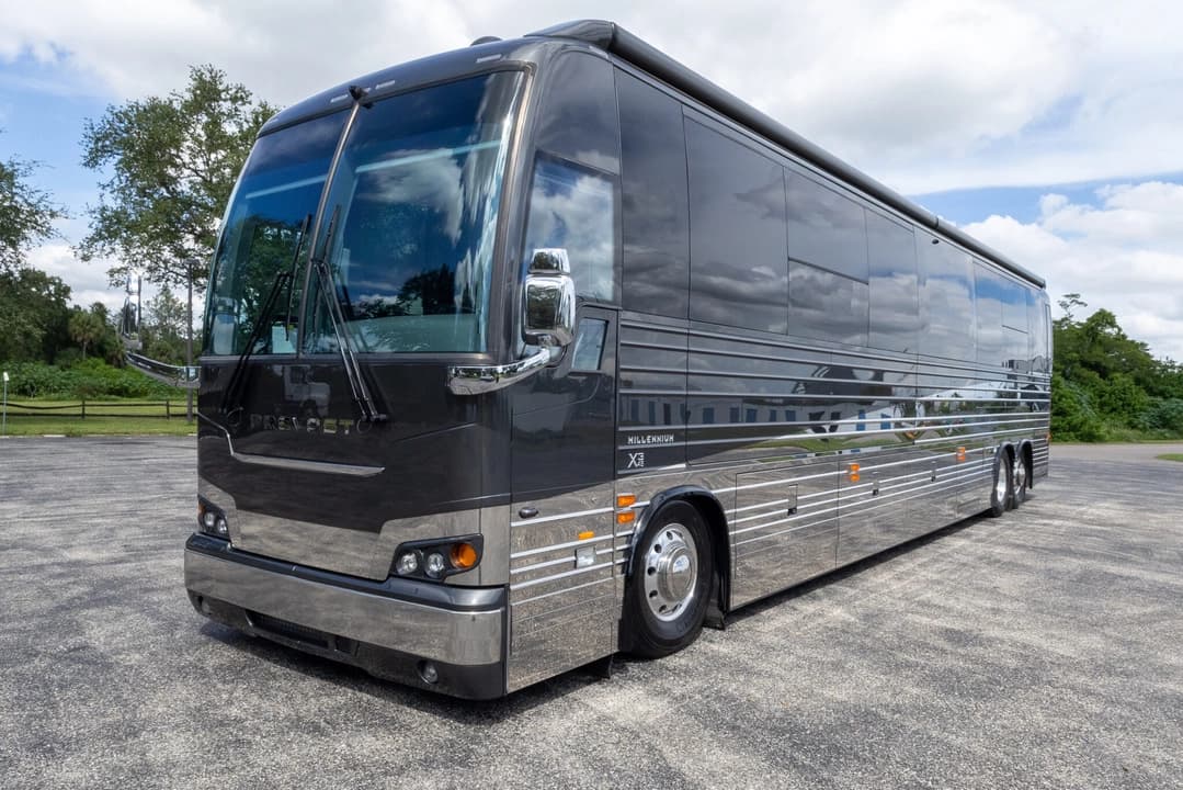 2022 Prevost Millennium X3 Motorhome - Image 8