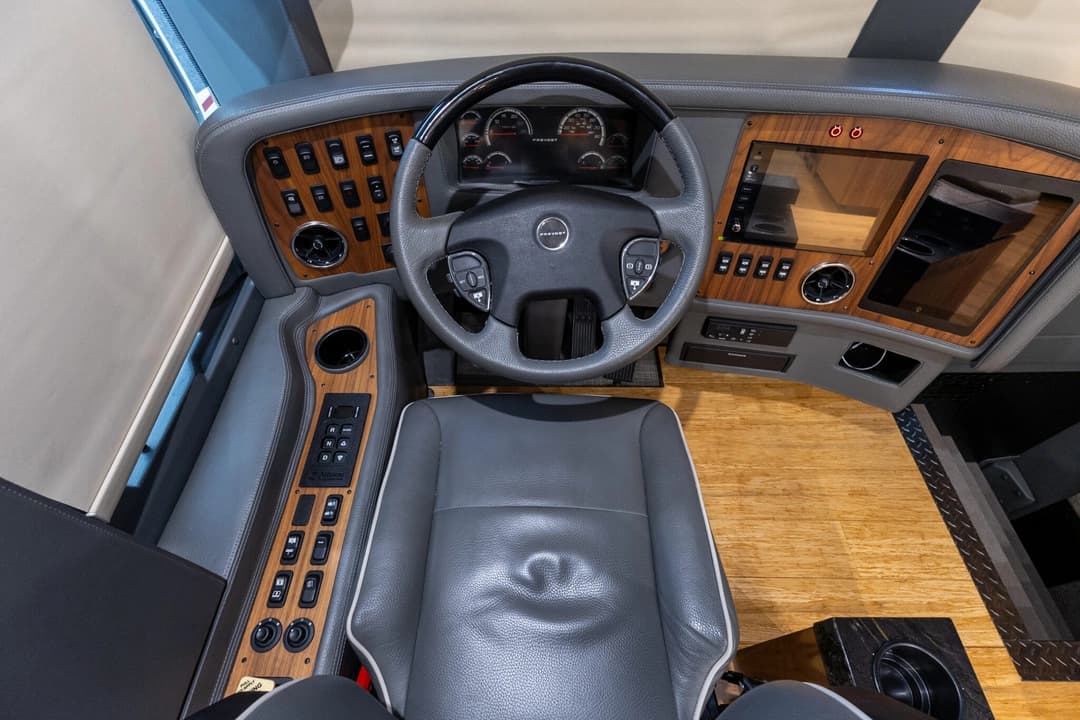 2022 Prevost Millennium X3 Motorhome - Image 10