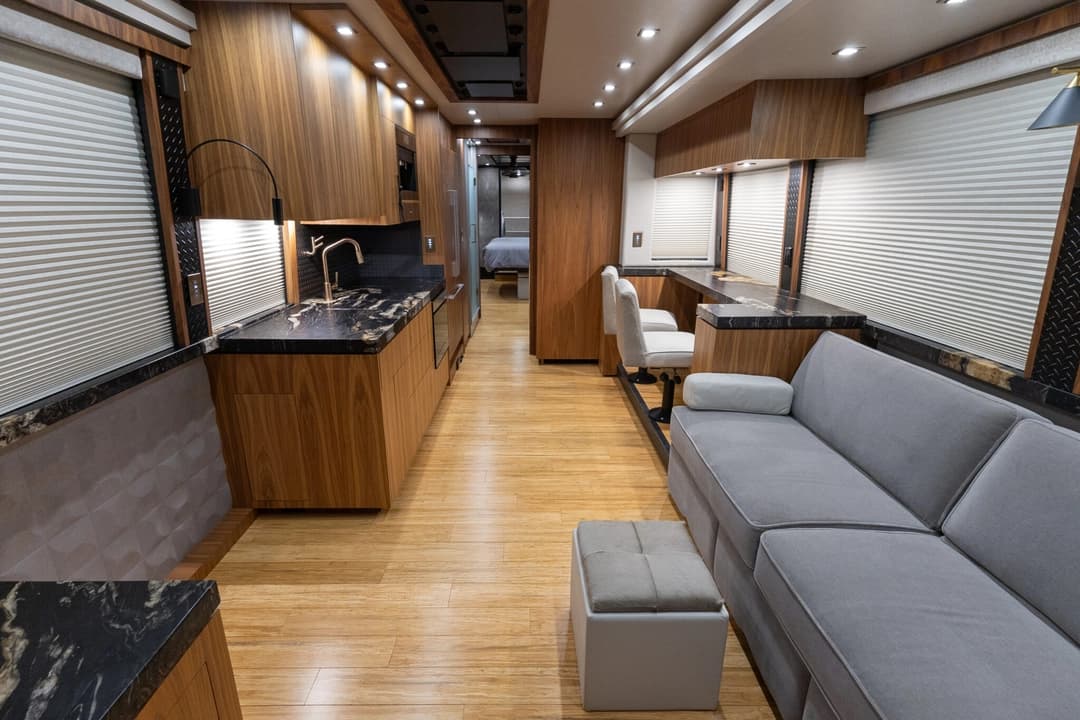 2022 Prevost Millennium X3 Motorhome - Image 11