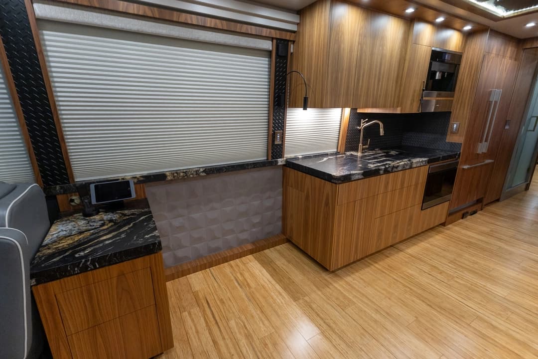 2022 Prevost Millennium X3 Motorhome - Image 14