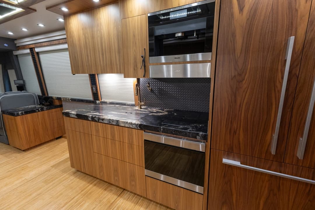 2022 Prevost Millennium X3 Motorhome - Image 17