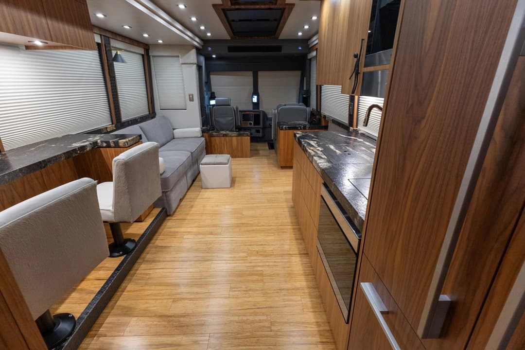 2022 Prevost Millennium X3 Motorhome - Image 18