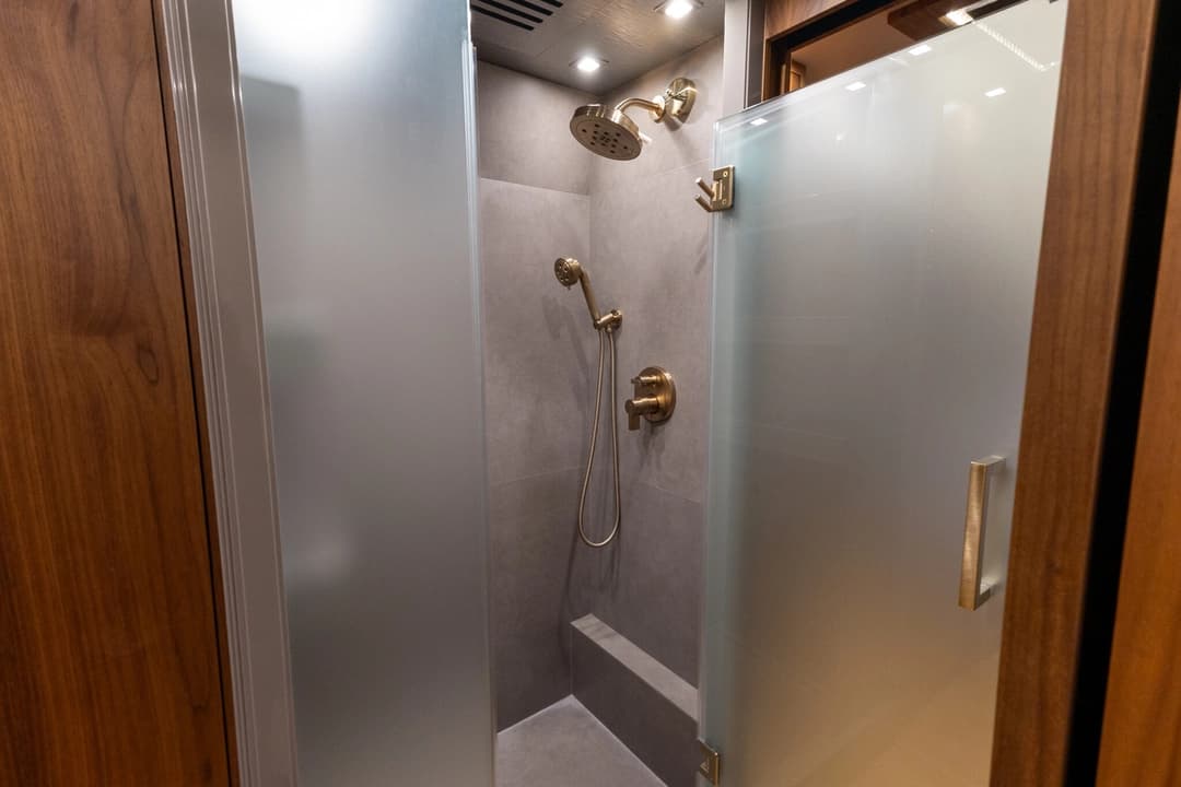 2022 Prevost Millennium X3 Motorhome - Image 21