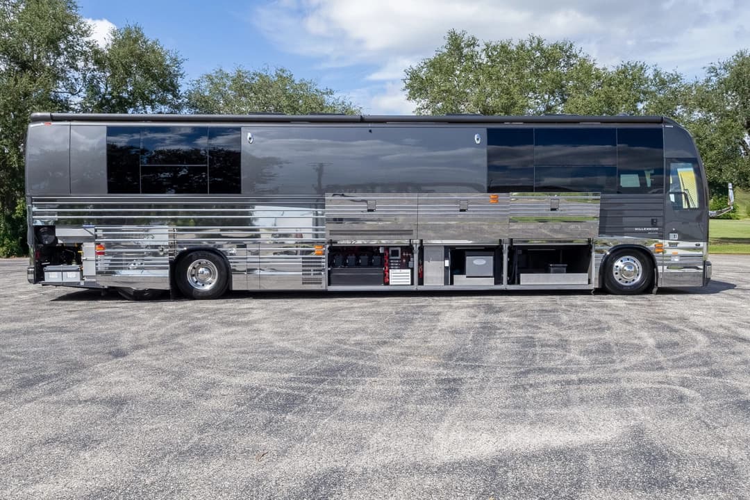 2022 Prevost Millennium X3 Motorhome - Image 27