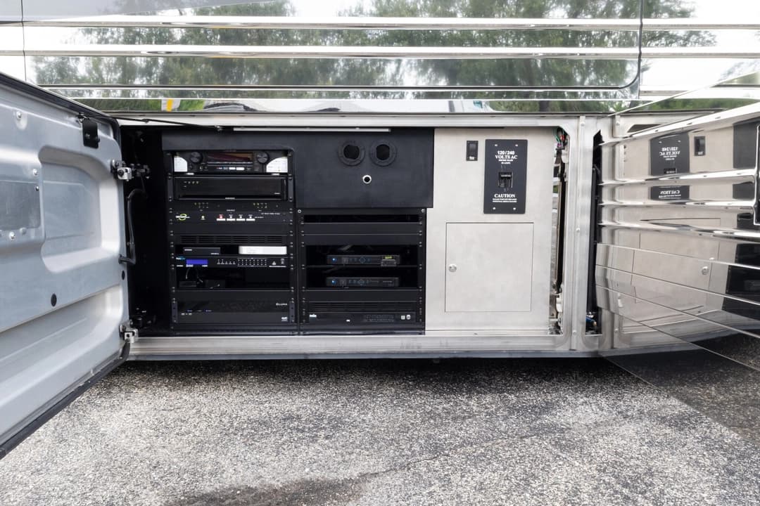 2022 Prevost Millennium X3 Motorhome - Image 34