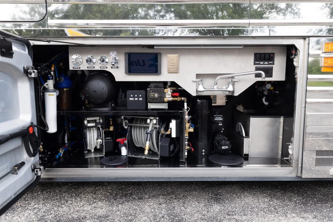 2022 Prevost Millennium X3 Motorhome - Image 35