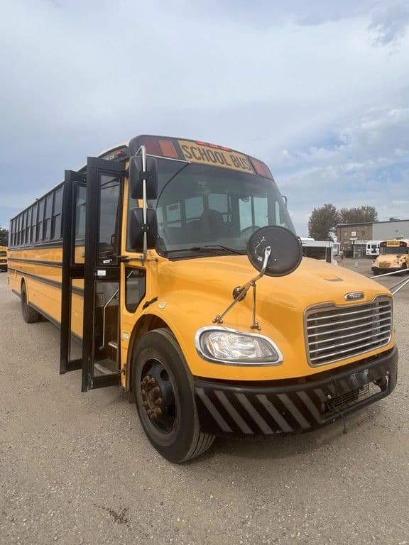 2018 Freightliner Thomas Saf T Liner 2 School Bus - Image 2