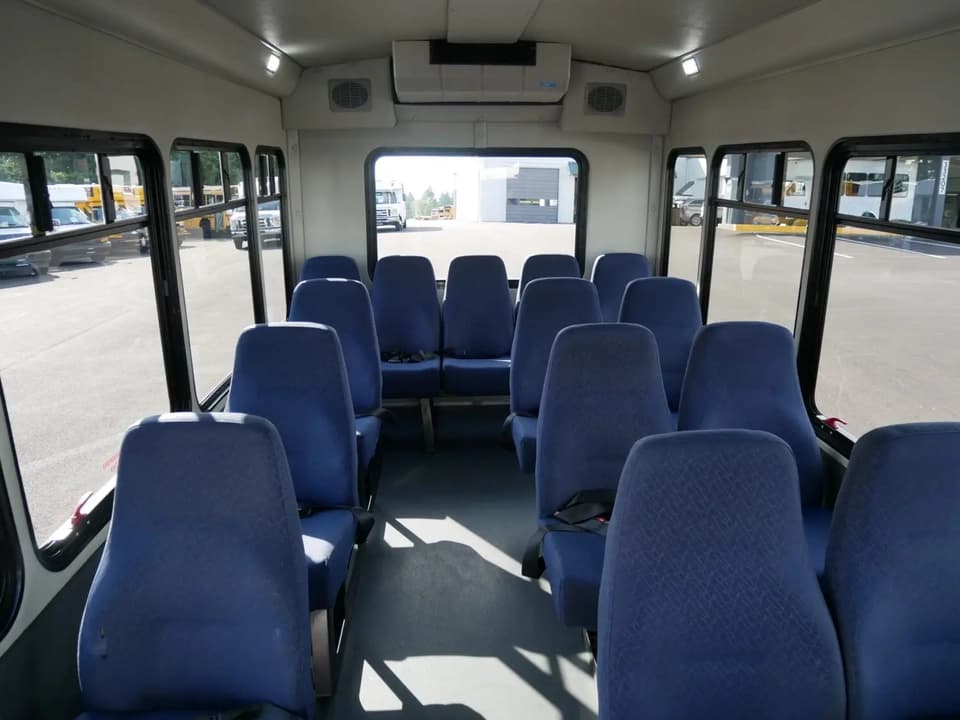 2018 Ford Transit Starcraft Starlite Shuttle Bus - Image 6