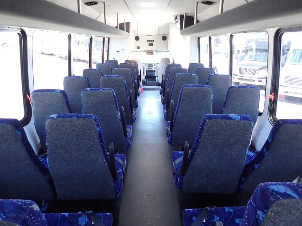 2015 Ford F650 Super Duty Starcraft XLT Shuttle Bus - Image 10