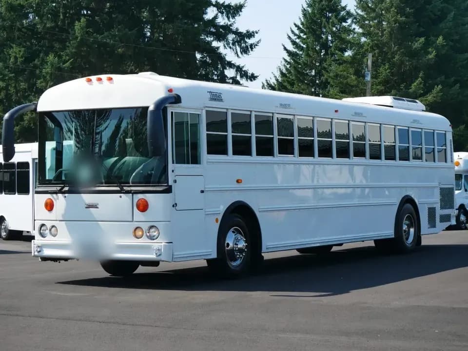 2013 Thomas Built Saf-T-Liner School Bus - Image 2