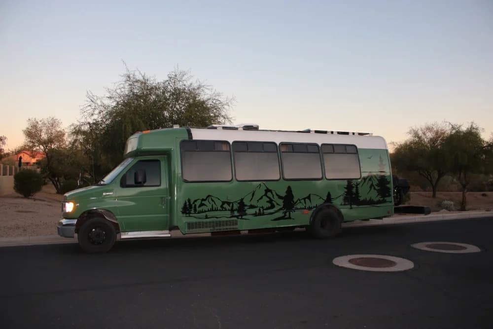 1997 Ford E450 - Image 2