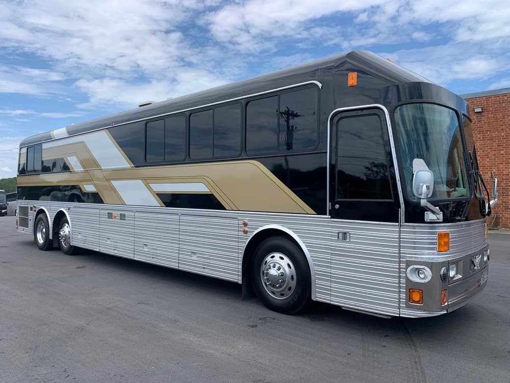 1993 Eagle Model 15 Motorhome - Image 1