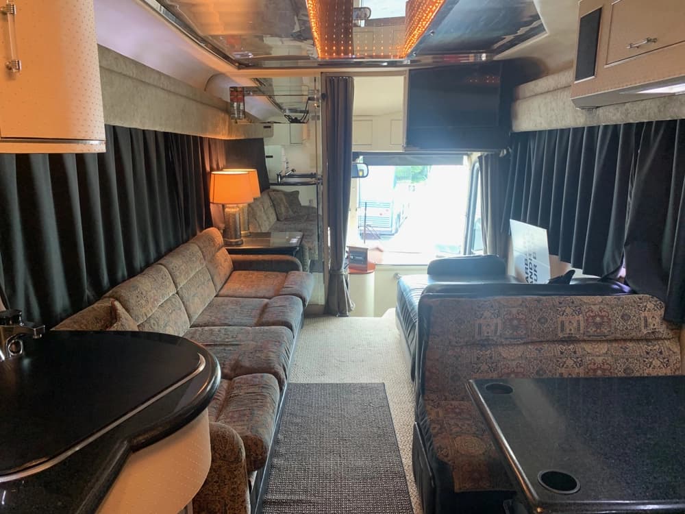 1993 Eagle Model 15 Motorhome - Image 12