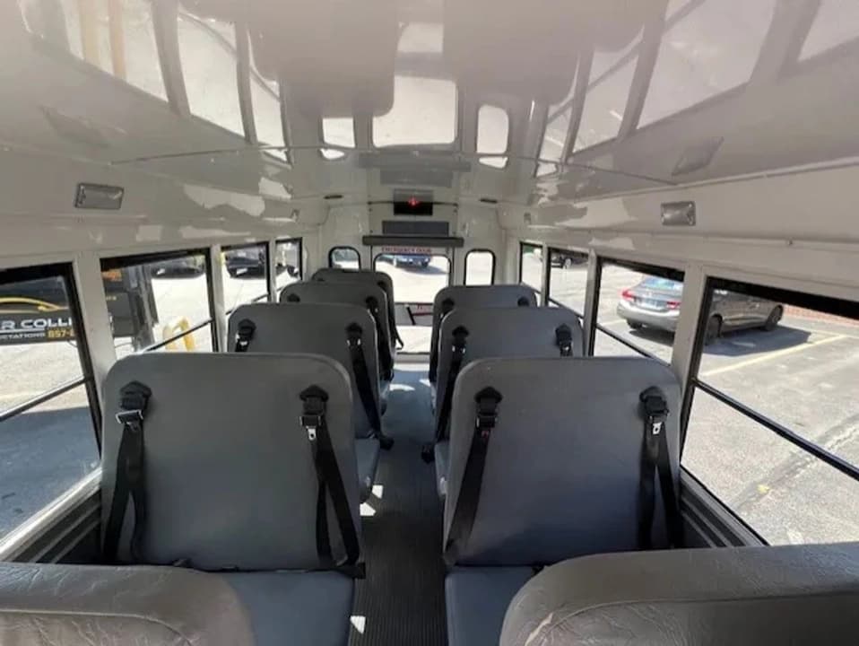 2012 Chevrolet Starcraft MFSAB Shuttle Bus - Image 11
