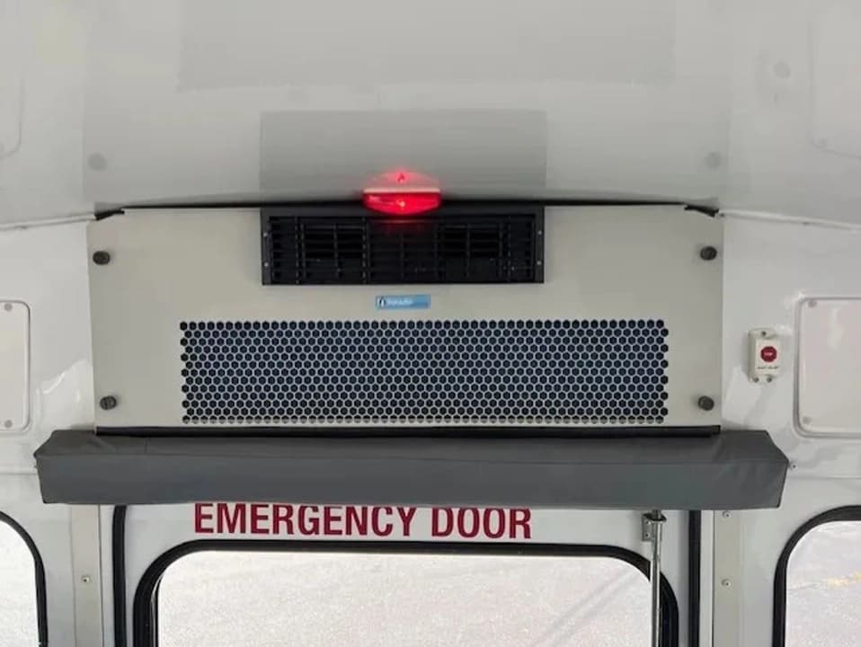 2012 Chevrolet Starcraft MFSAB Shuttle Bus - Image 12
