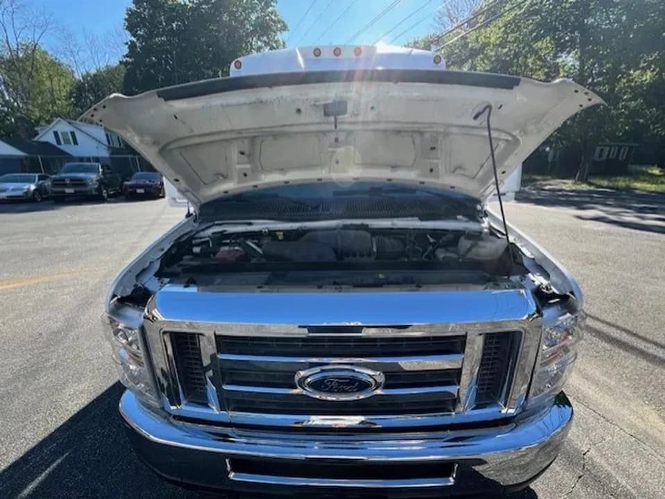 2018 Ford E350 ADA Shuttle Bus - Image 2