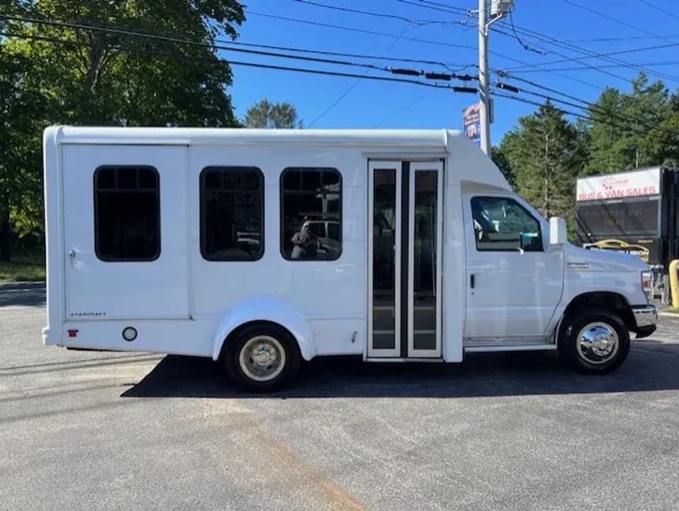 2018 Ford E350 ADA Shuttle Bus - Image 11