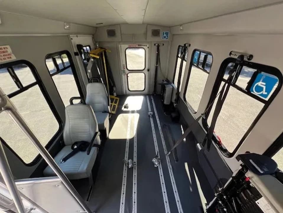 2018 Ford E350 ADA Shuttle Bus - Image 16