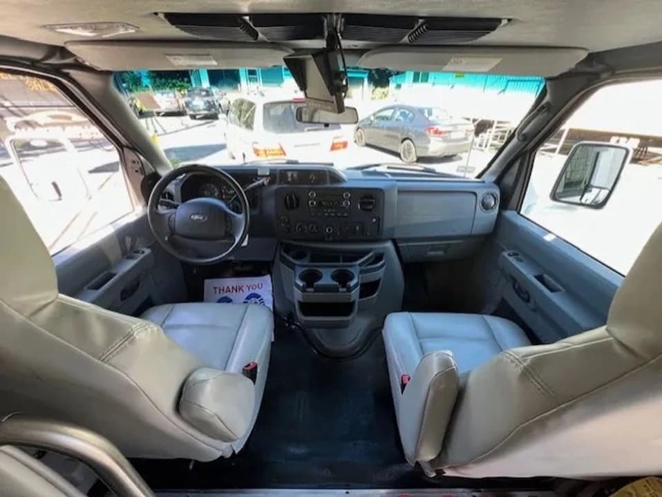 2018 Ford E350 ADA Shuttle Bus - Image 19