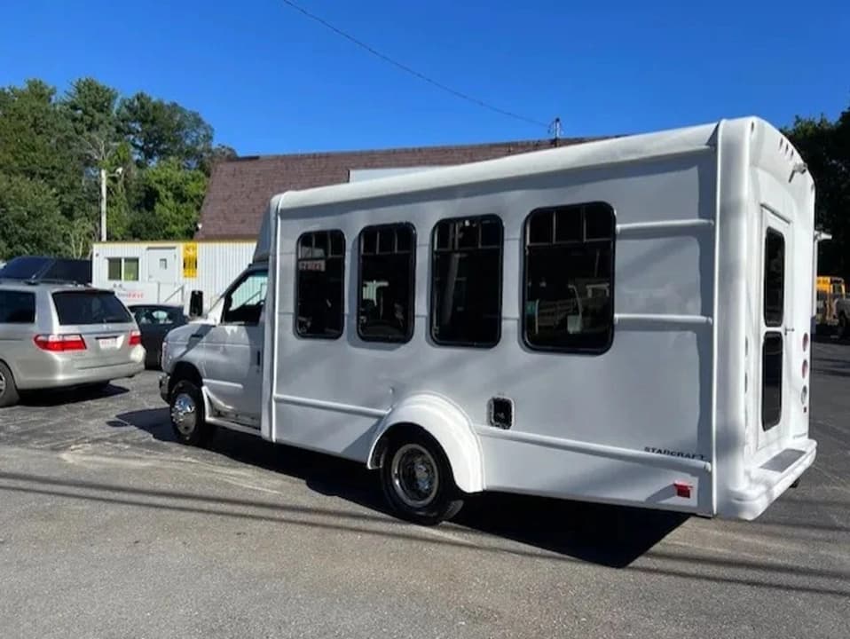 2018 Ford E350 ADA Shuttle Bus - Image 7