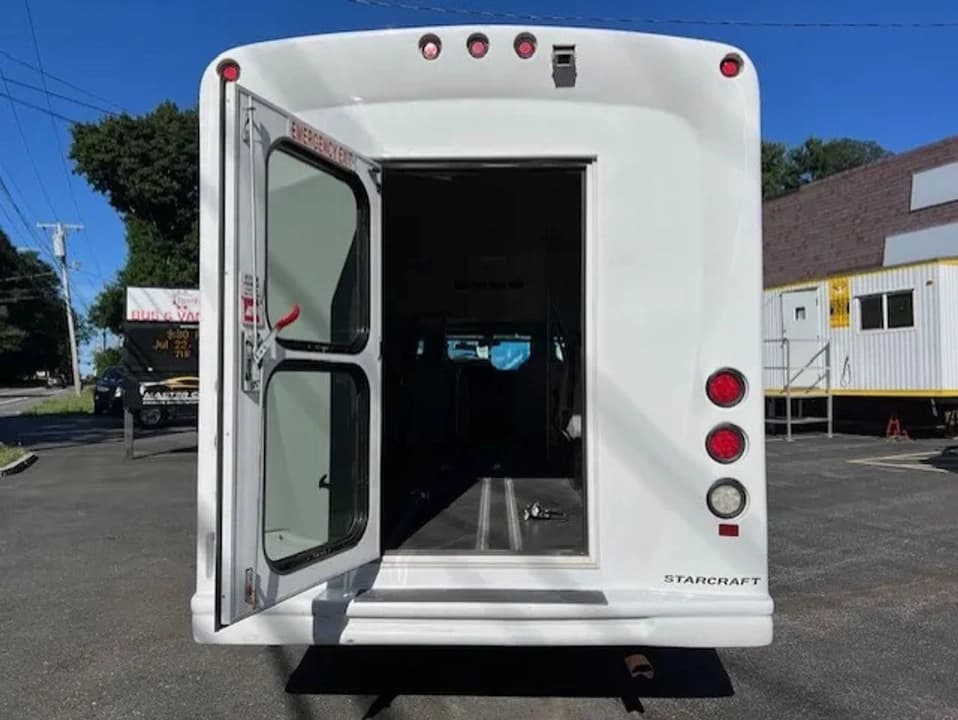 2018 Ford E350 ADA Shuttle Bus - Image 9