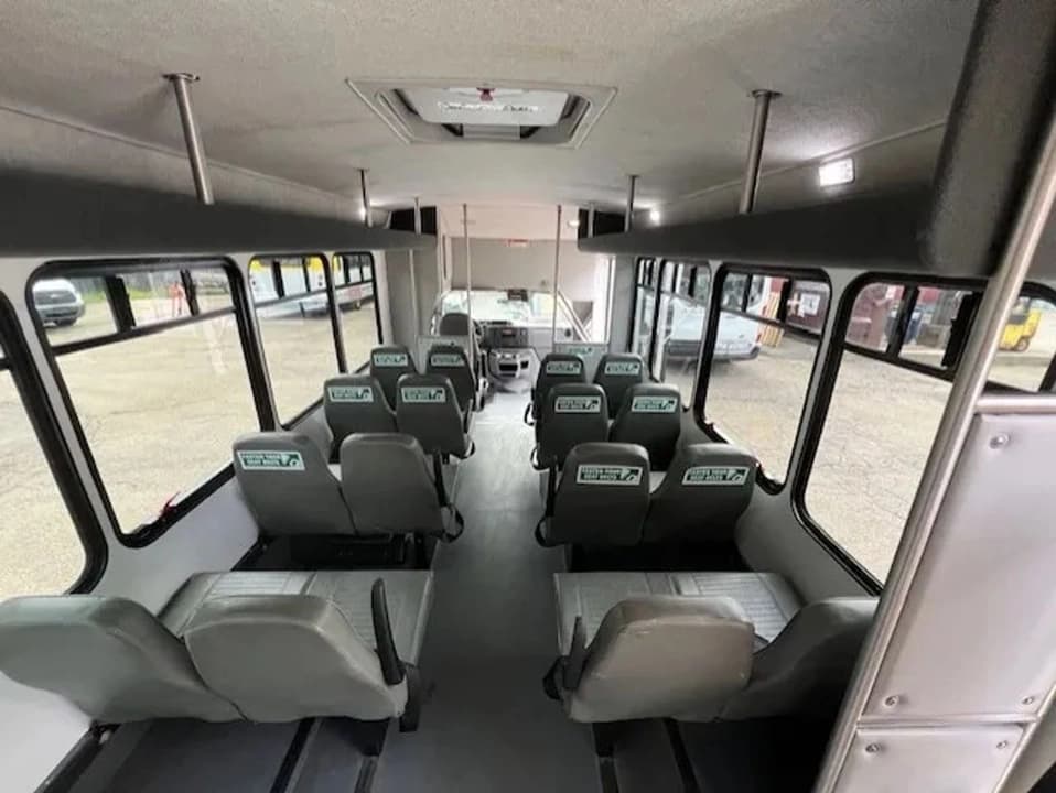 2016 Ford E450 Super Duty ADA Shuttle Bus - Image 14