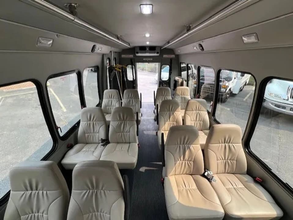 2015 Ford Turtle Top ADA Shuttle Bus - Image 12