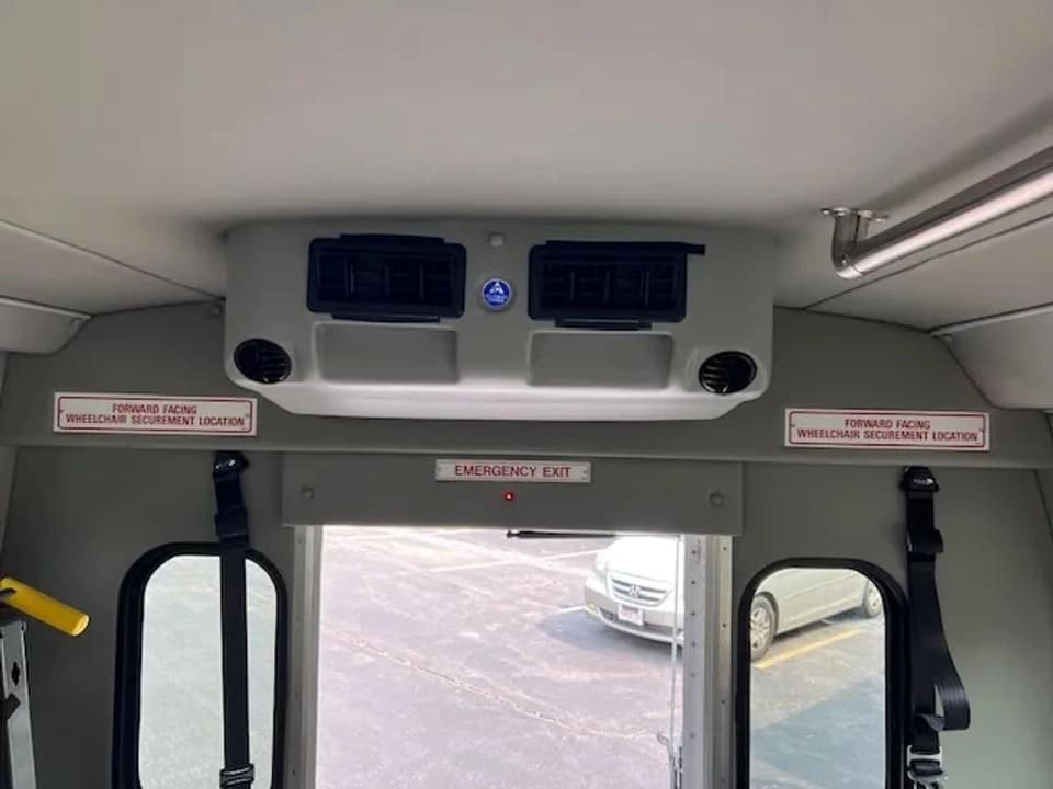 2015 Ford Turtle Top ADA Shuttle Bus - Image 14