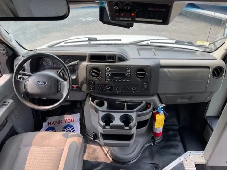 2015 Ford Turtle Top ADA Shuttle Bus - Image 18