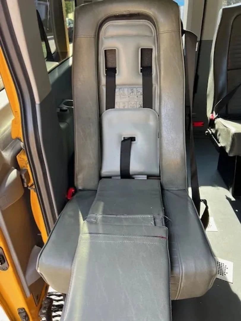 2017 Ford Transit 150 School Van - Image 13
