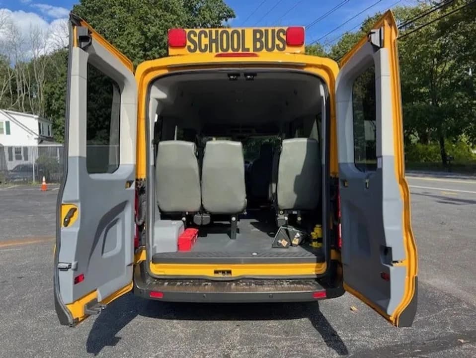 2017 Ford Transit 150 School Van - Image 4