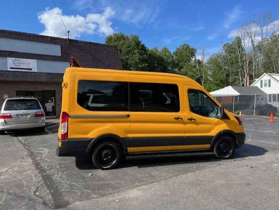 2017 Ford Transit 150 School Van - Image 5