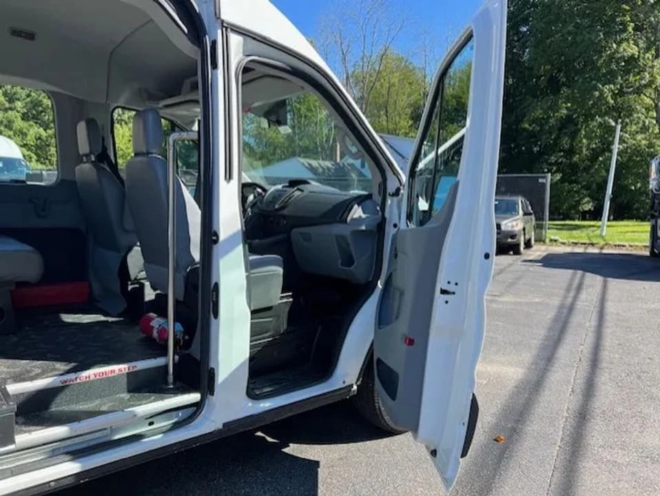 2016 Ford Transit 150 Passenger Van - Image 10
