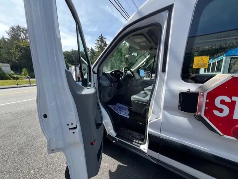 2016 Ford Transit 150 Passenger Van - Image 4