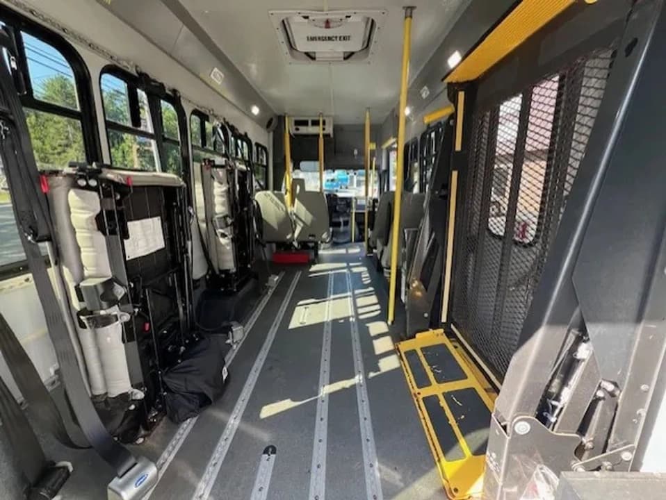 2015 FORD SHUTTLE BUS WHEELCHA GREAT FOR CONVERSION! - Image 13