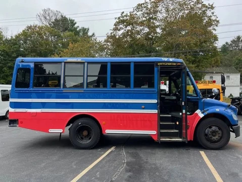 2011 Freightliner Saf-T-Liner Mini Bus - Image 3