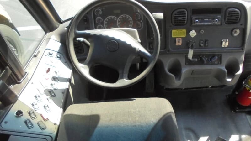 2012 Freightliner Thomas School Bus - Image 4