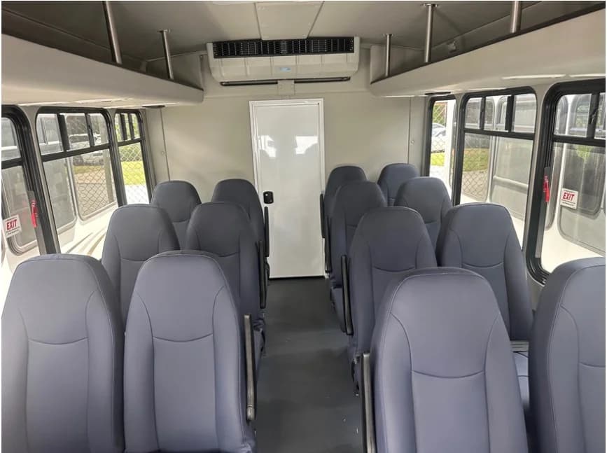 2025 Ford E-450 Starcraft Non-CDL - Image 4