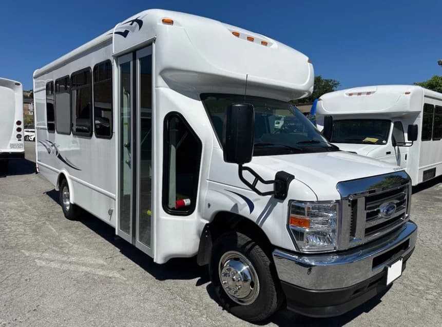 2025 Ford E-450 bus