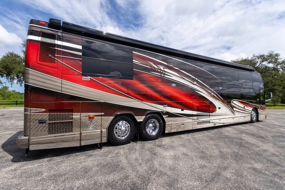 2005 Prevost Liberty Elegant Lady H3-45 Motorhome - Image 2