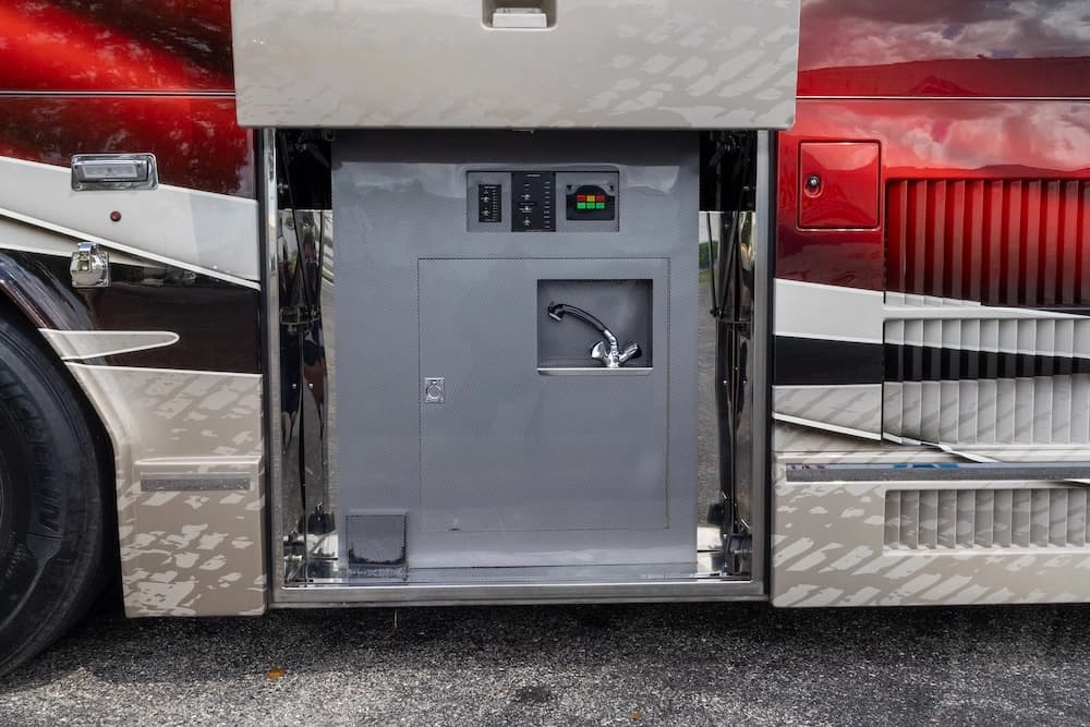 2005 Prevost Liberty Elegant Lady H3-45 Motorhome - Image 33