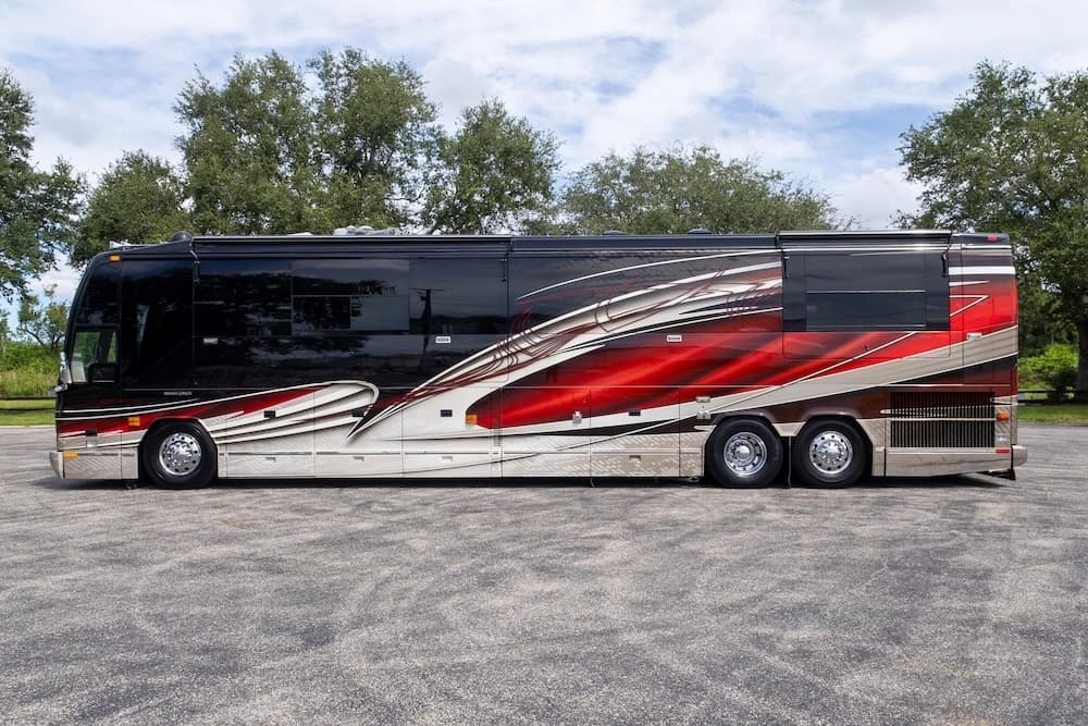 2005 Prevost Liberty Elegant Lady H3-45 Motorhome - Image 9