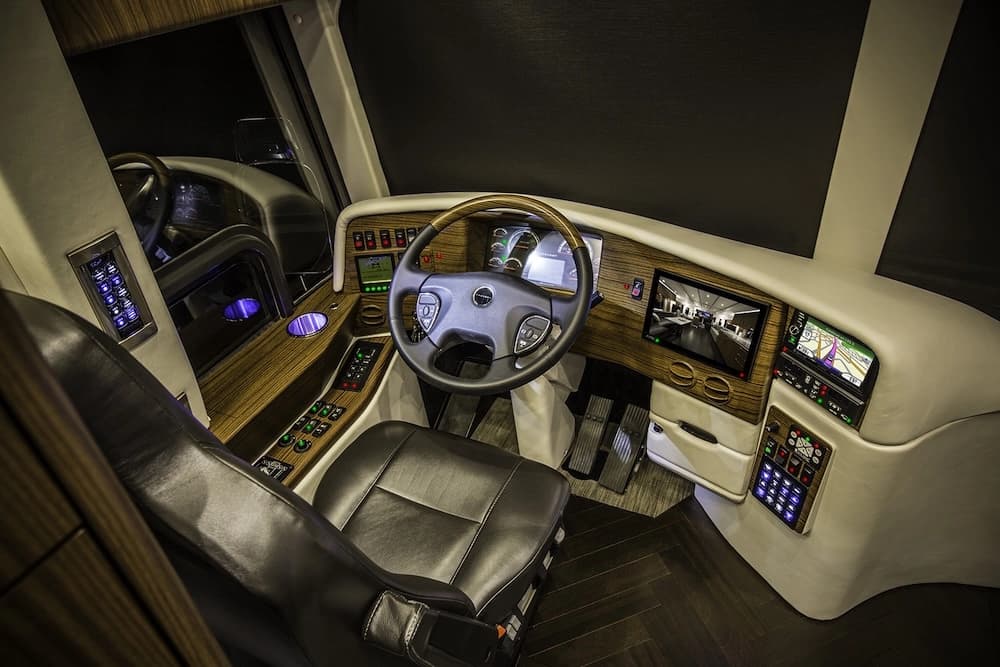 2016 Prevost Featherlite H3-45 Motorhome - Image 3