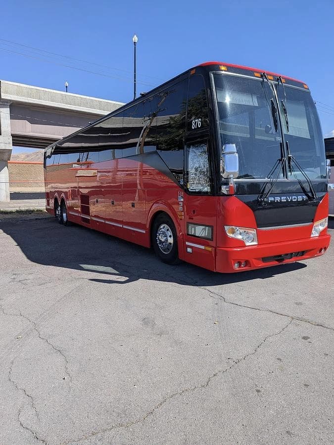2019 Prevost H3-45 Coach Bus - Image 1