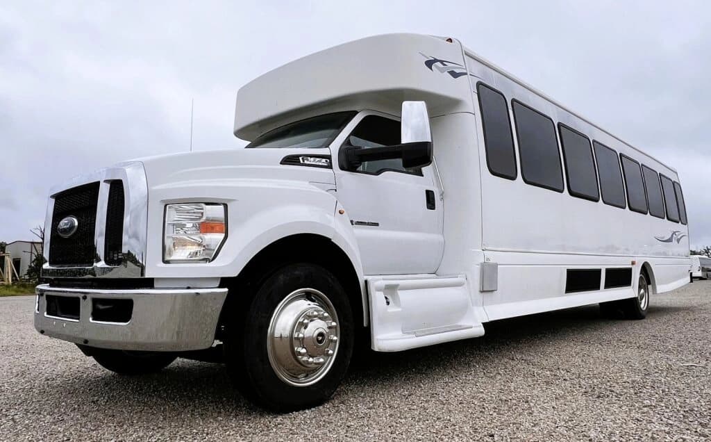 2016 Ford F650 Starcraft Shuttle Bus - Image 1