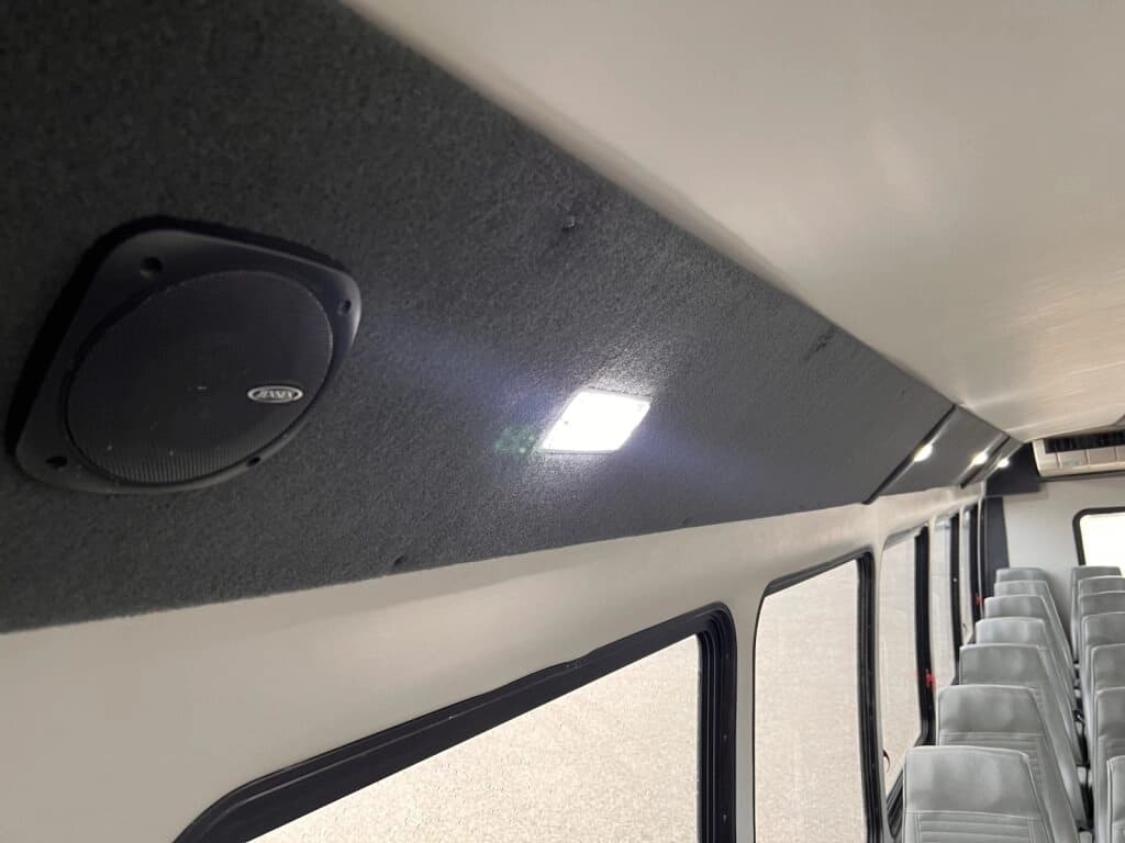 2016 Ford F650 Starcraft Shuttle Bus - Image 17