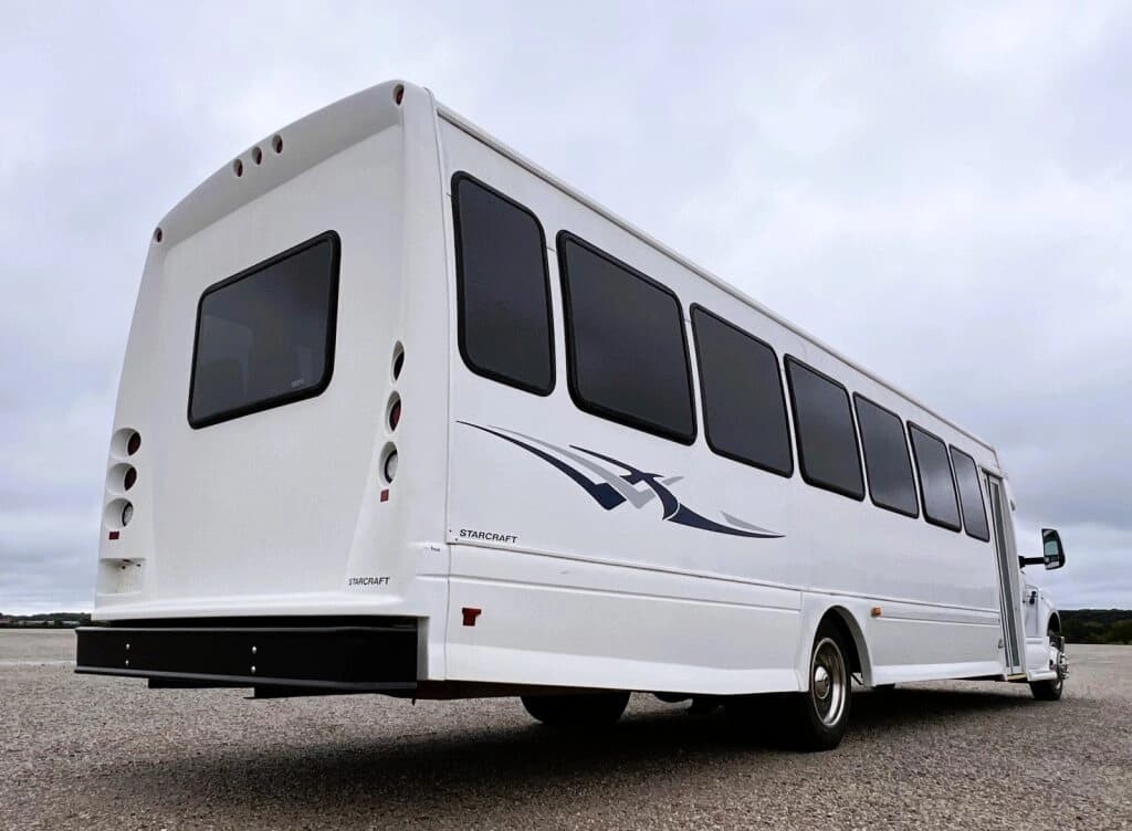 2016 Ford F650 Starcraft Shuttle Bus - Image 4